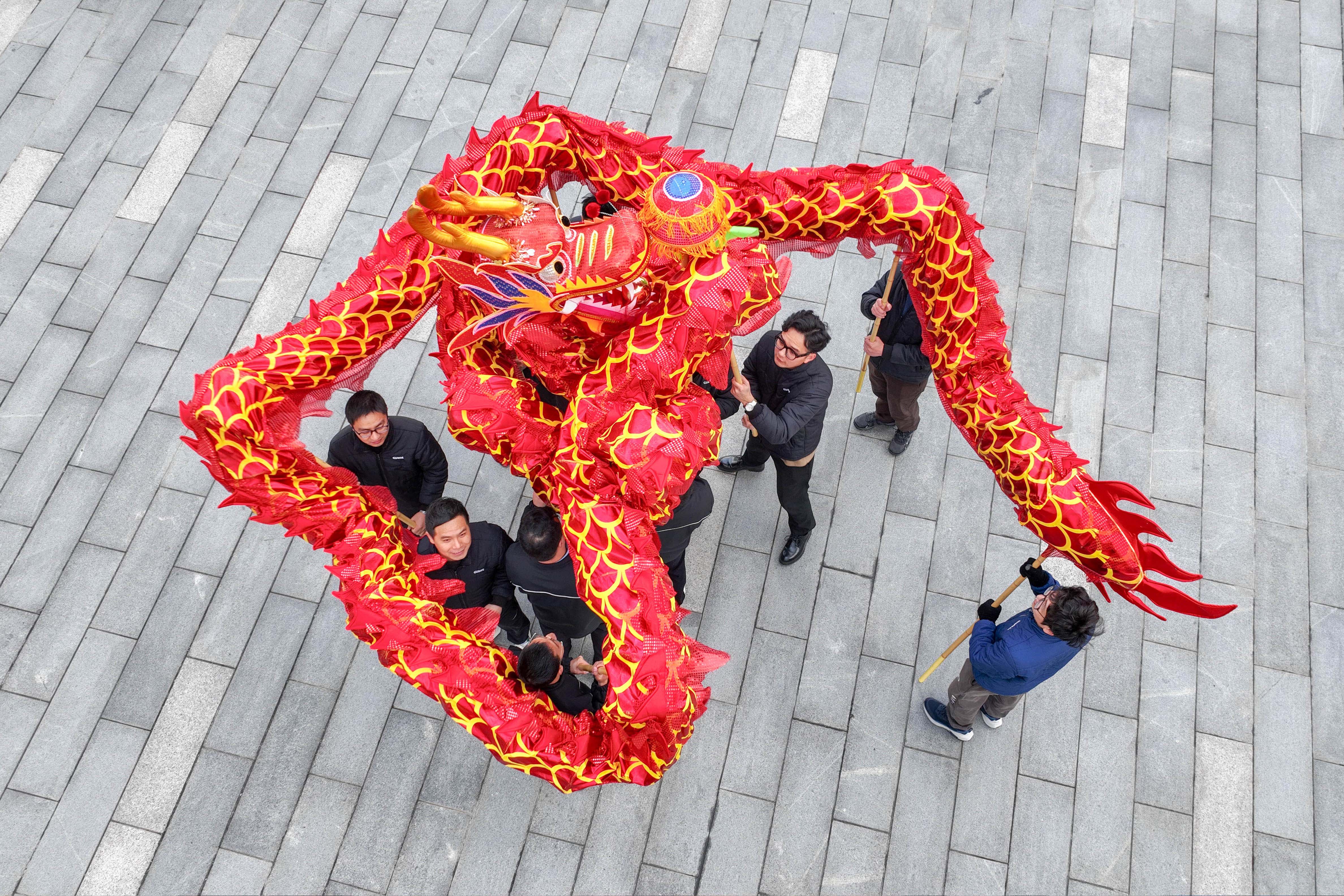 祥龍騰飛迎開(kāi)工 春到巨人工業(yè)園