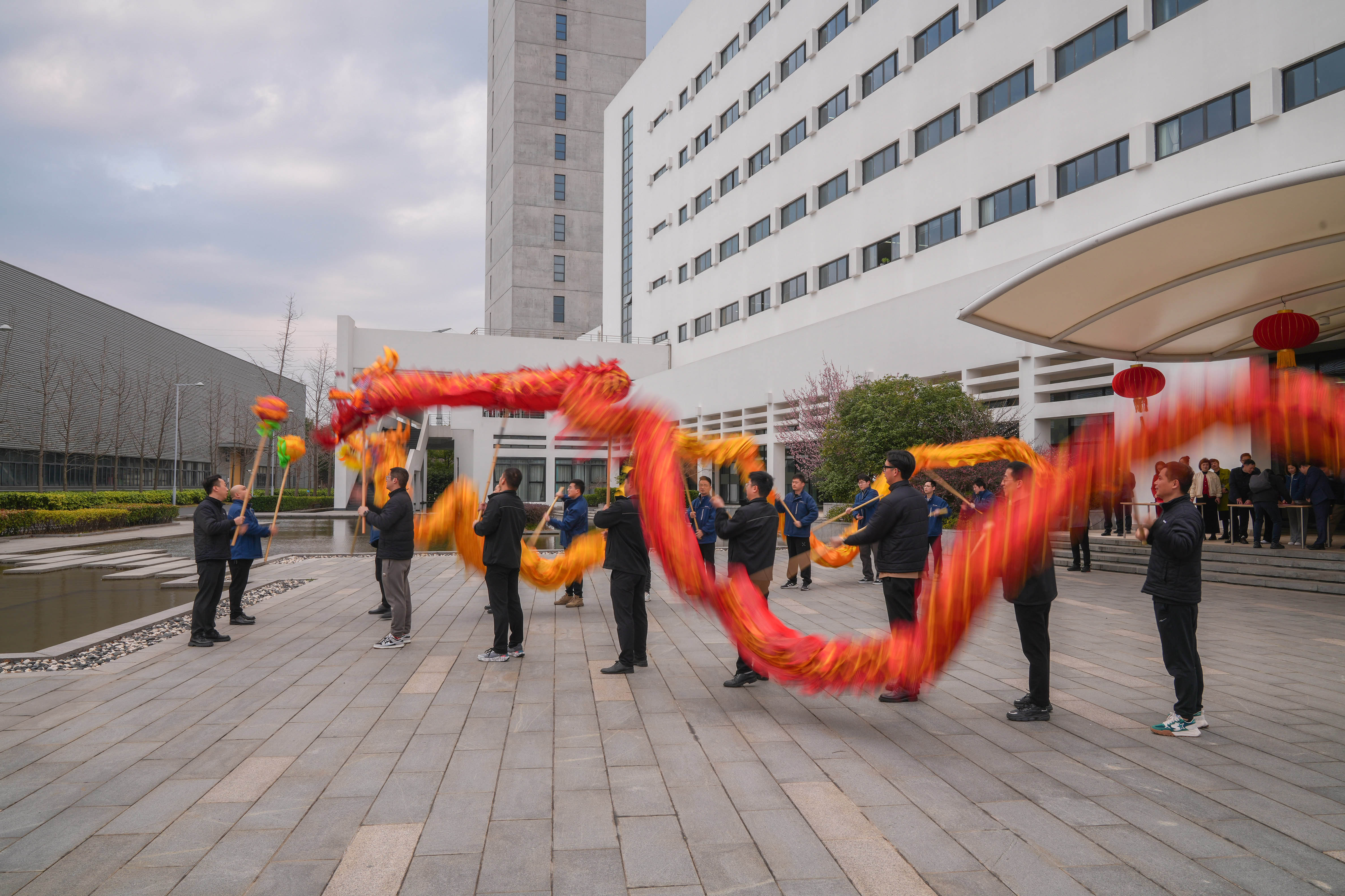 祥龍騰飛迎開(kāi)工 春到巨人工業(yè)園