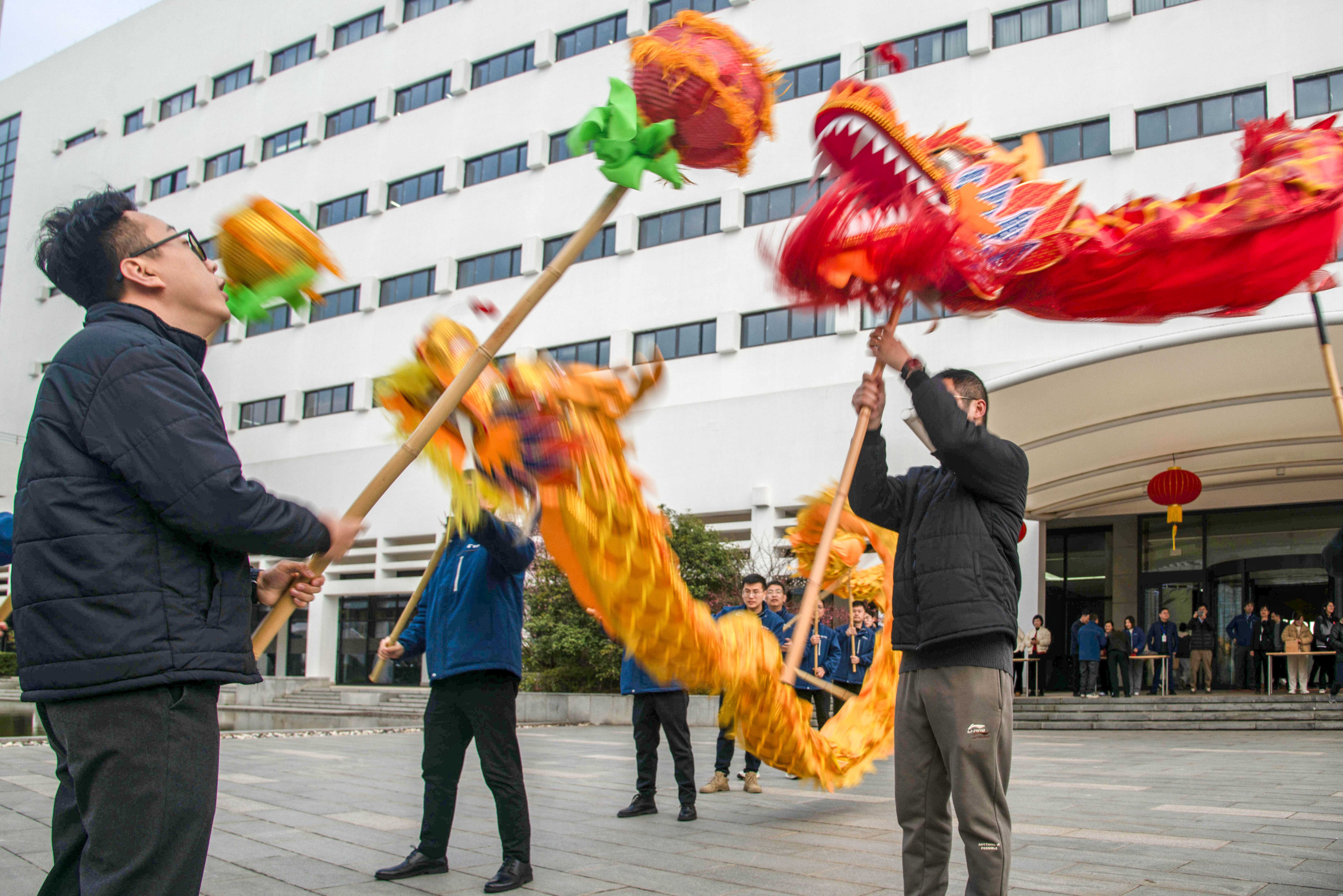 祥龍騰飛迎開(kāi)工 春到巨人工業(yè)園