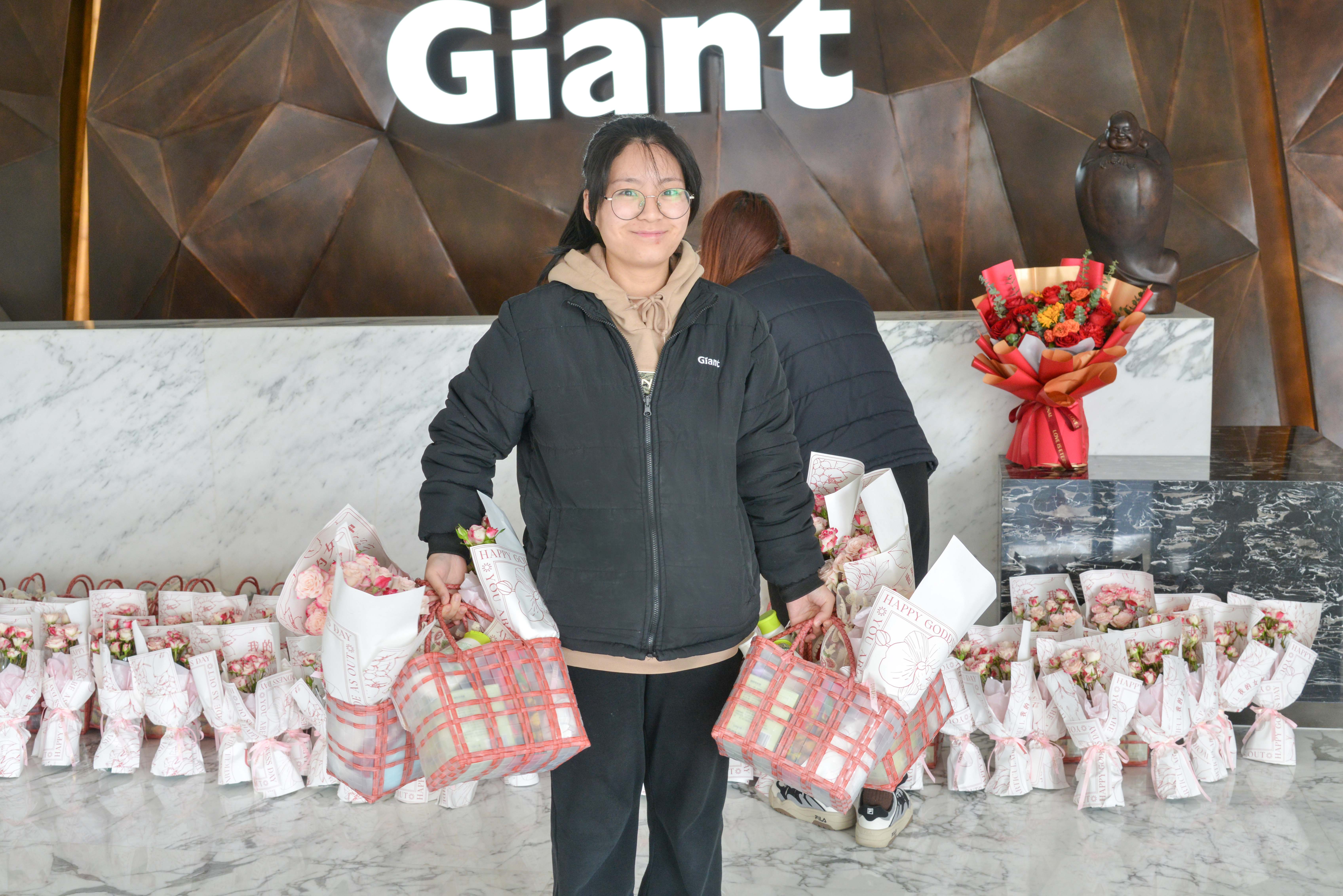 巾幗呈英姿 三春綻繁花——巨人集團(tuán)婦女節(jié)活動(dòng) 巾幗呈英姿 三春綻繁花——巨人集團(tuán)婦女節(jié)活動(dòng)