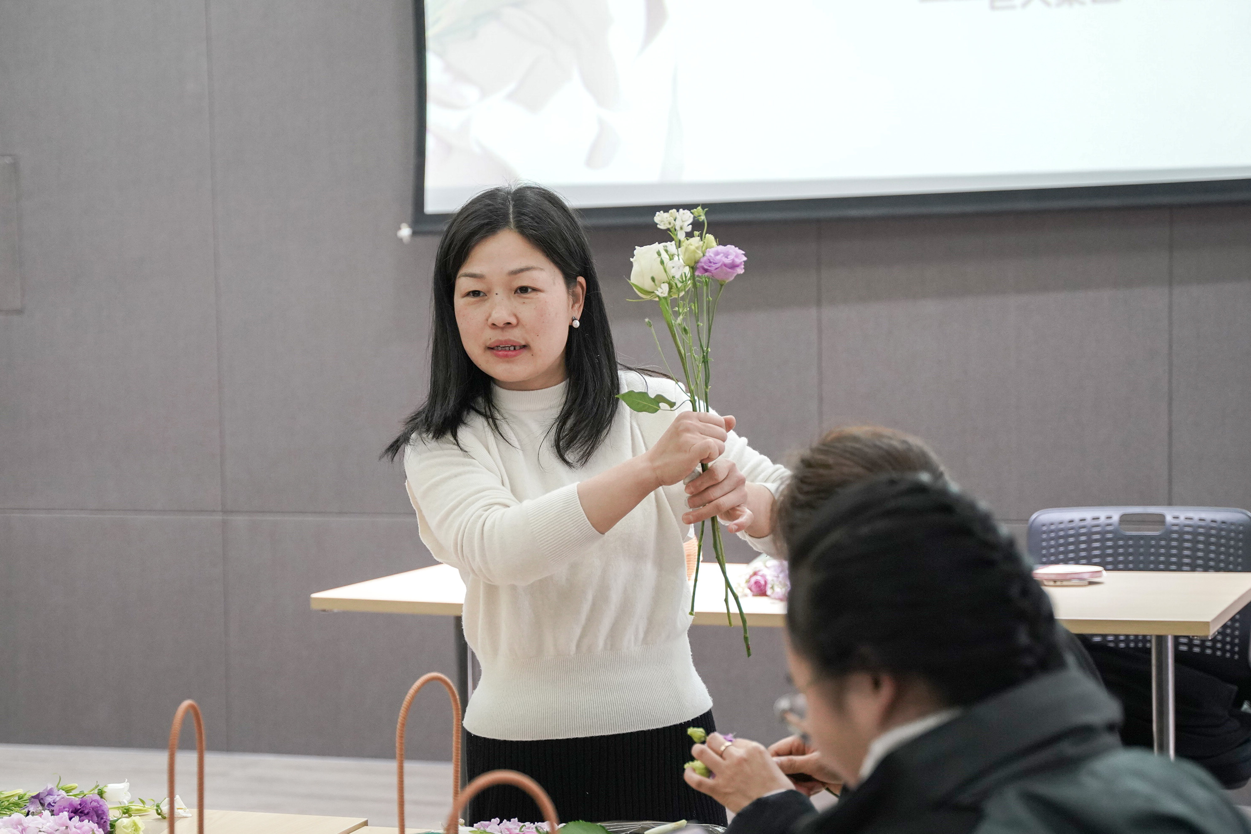 巾幗呈英姿 三春綻繁花——巨人集團(tuán)婦女節(jié)活動(dòng) 巾幗呈英姿 三春綻繁花——巨人集團(tuán)婦女節(jié)活動(dòng)