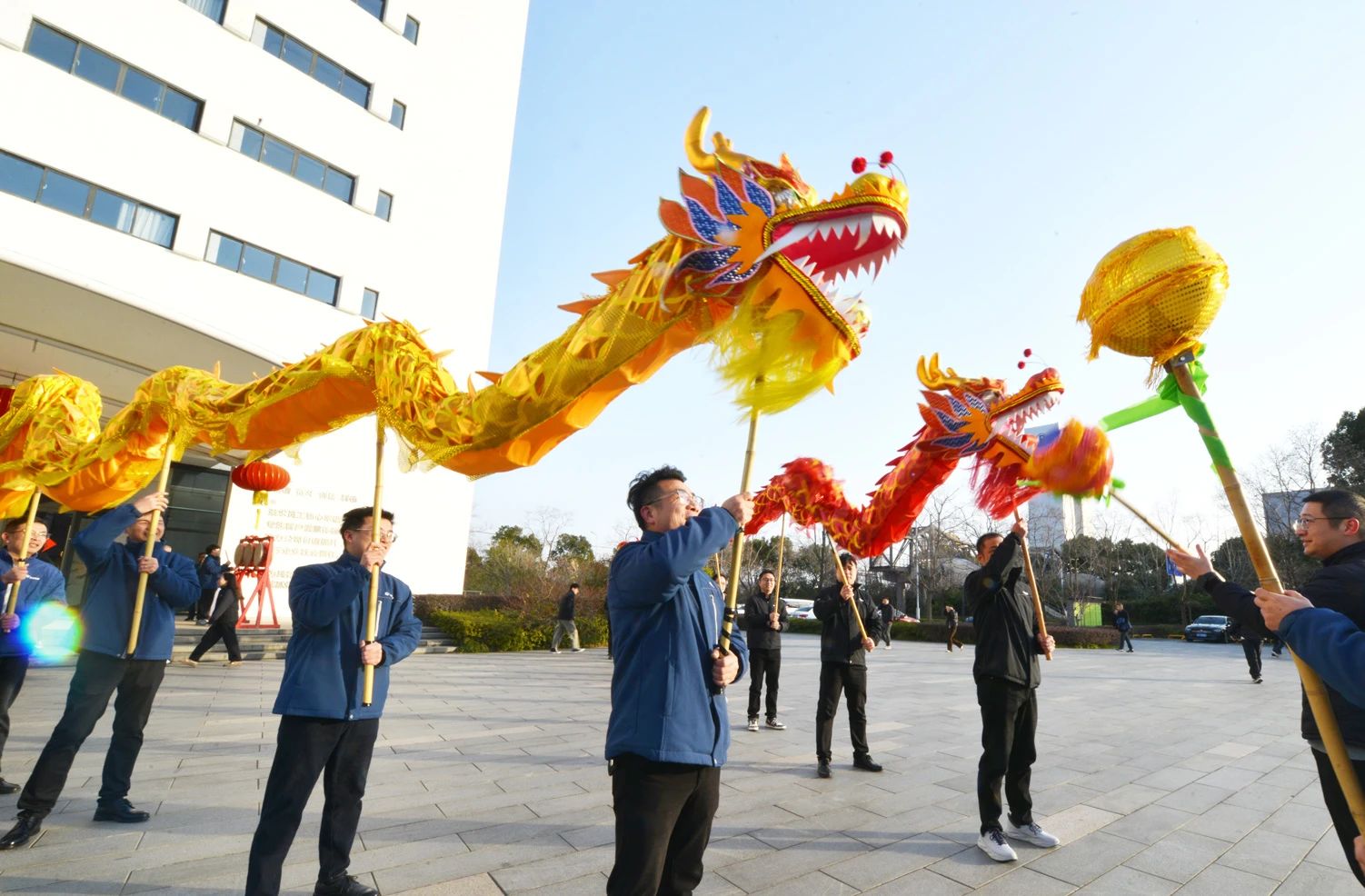 祥蛇映春暉 新歲啟新程——巨人工業園喜迎開工