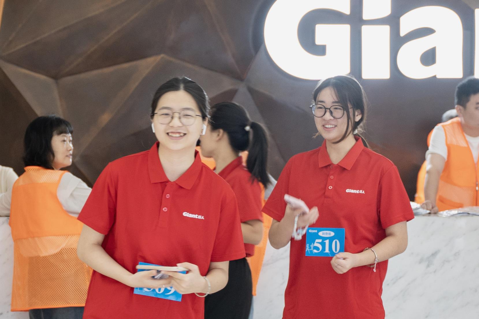 塔下再聚首 攀登勢正雄——巨龍電梯試驗塔第六屆登高跑開賽 塔下再聚首 攀登勢正雄——巨龍電梯試驗塔第六屆登高跑開賽