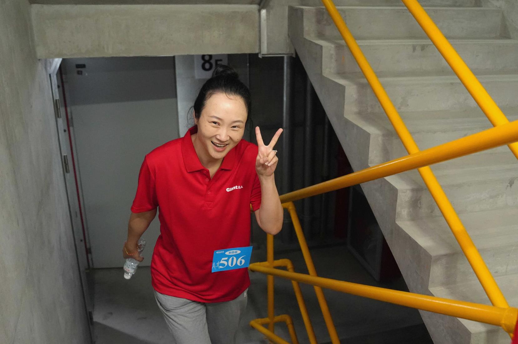 塔下再聚首 攀登勢正雄——巨龍電梯試驗塔第六屆登高跑開賽 塔下再聚首 攀登勢正雄——巨龍電梯試驗塔第六屆登高跑開賽